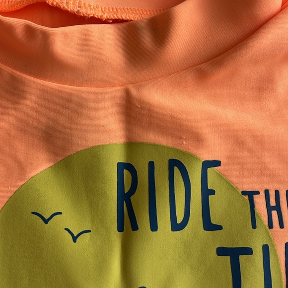 Ride the tide rash guard and swim trunks - Picture 6 of 10